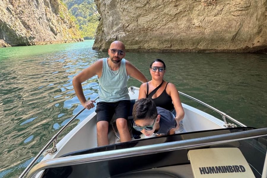 Speedboat